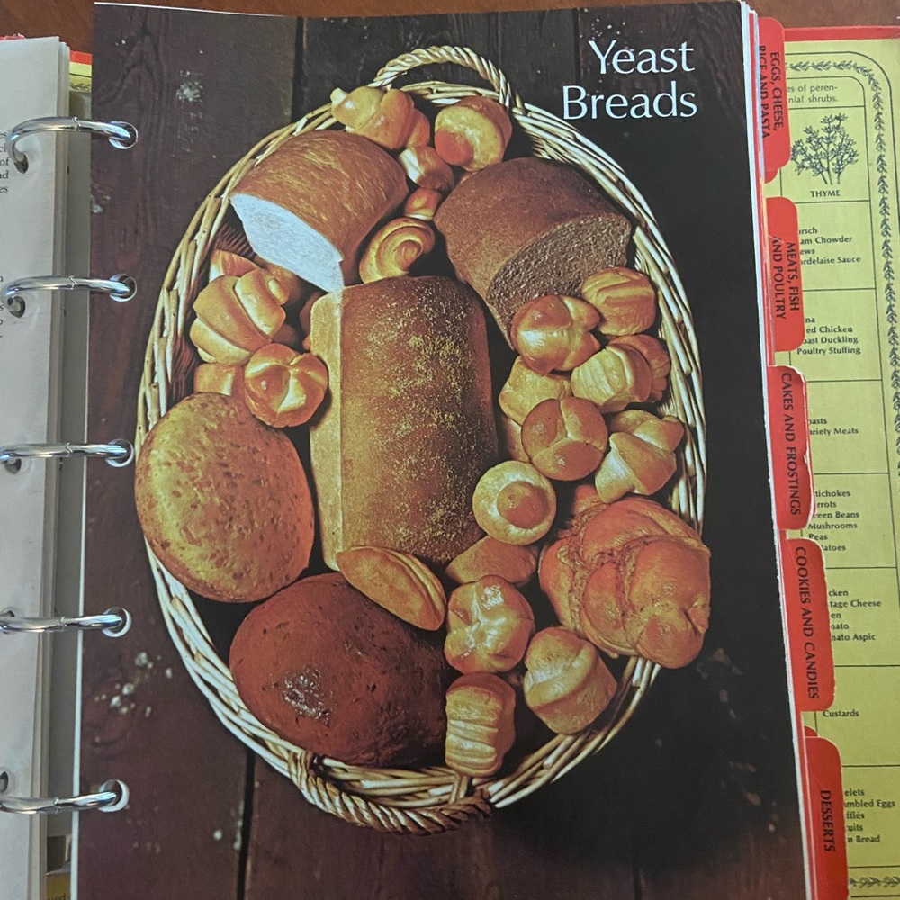 Vintage Rare  Betty Crocker Cookbook 5 Ring Binder, 15th printing, 1972 - Picture 14 of 16